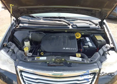 2014 Chrysler Town & Country Touring из США, поврежденный, VIN 2C4RC1BG4ER259327